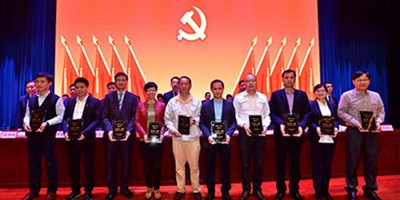 尊龙凯时精机荣获新桥街道产值和纳税企业称呼