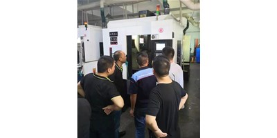 尊龙凯时精机年终保养运动顺遂开展，，，，包管机床高效运转