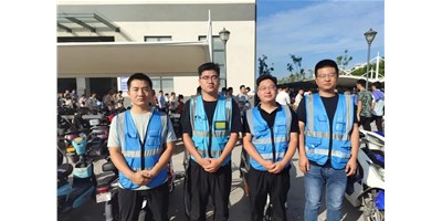 坚持热忱，，，，时刻坚守，，，，是他们的写照